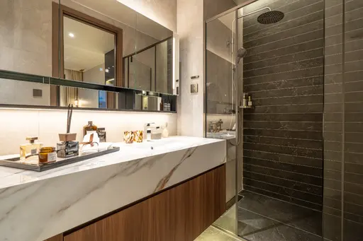 Spacious 2 Bedroom with Sea View - Photo 11