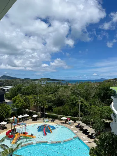 Studio with stunning pool views - Photo 10